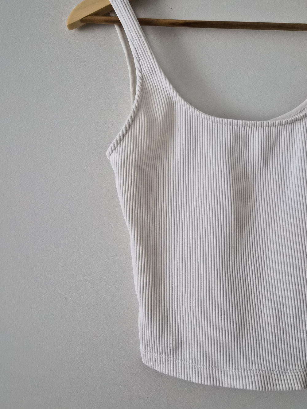 Dynamite Ribbed White Scoop Tank